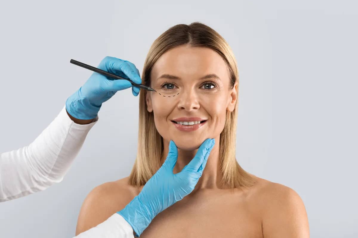 Facelift procedure at Russald Medical Center, Tijuana